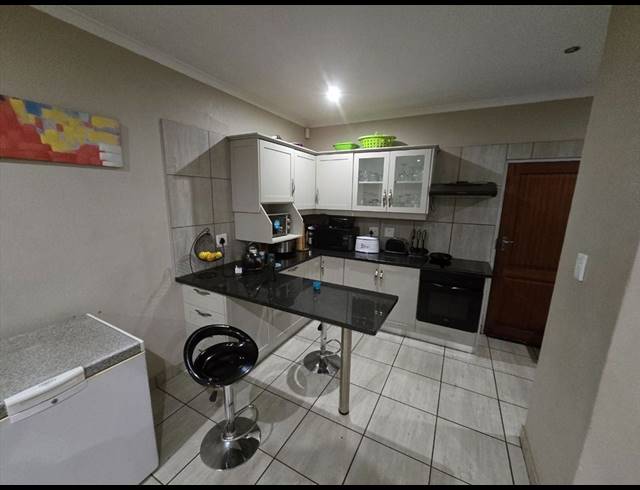 4 BEDROOM CLUSTER FOR SALE IN POMONA